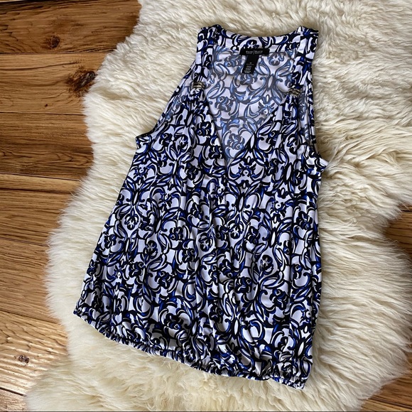 WHBM V-Neck Tank Top Medium Patterned - Picture 3 of 7